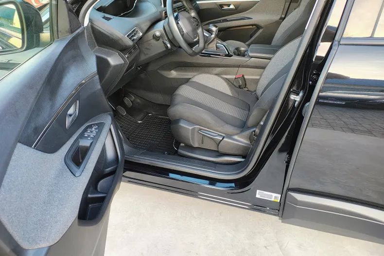 Peugeot 3008 din 2019 cu 152.000 km - oferta PEU131484 - foto 19