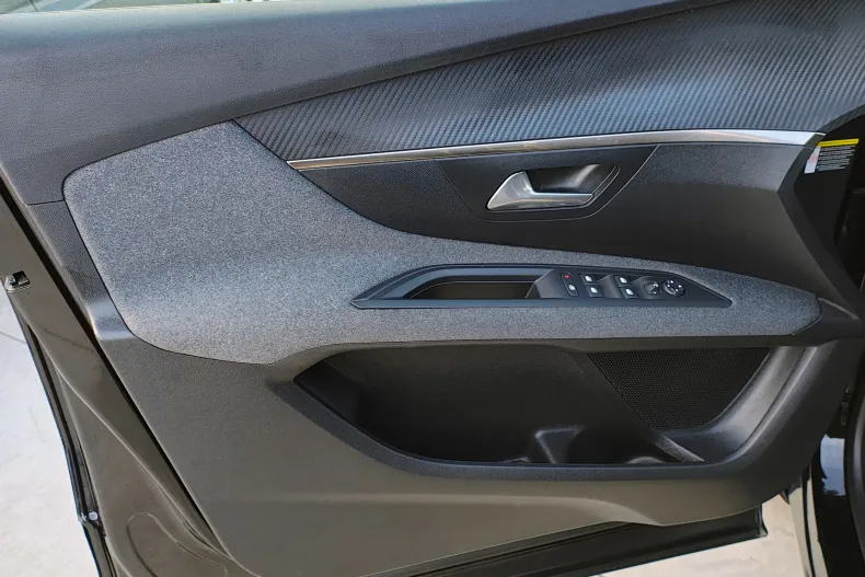 Peugeot 3008 din 2019 cu 152.000 km - oferta PEU131484 - foto 24