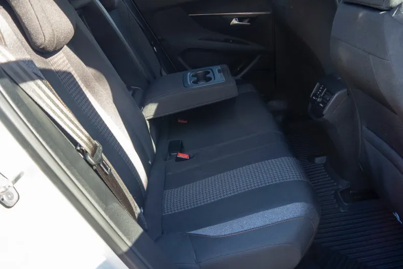 Peugeot 3008 din 2019 cu 117.000 km - oferta PEU131490 - foto 4