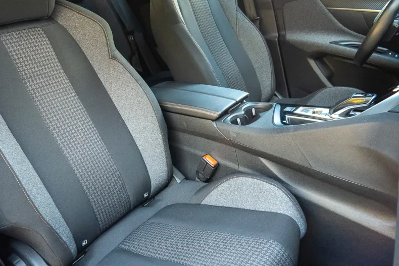 Peugeot 3008 din 2019 cu 117.000 km - oferta PEU131490 - foto 26