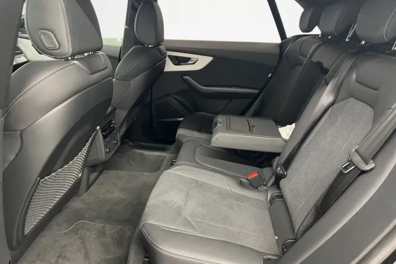 Audi Q8 din 2025 cu 2.200 km - oferta AUD131529 - foto 16