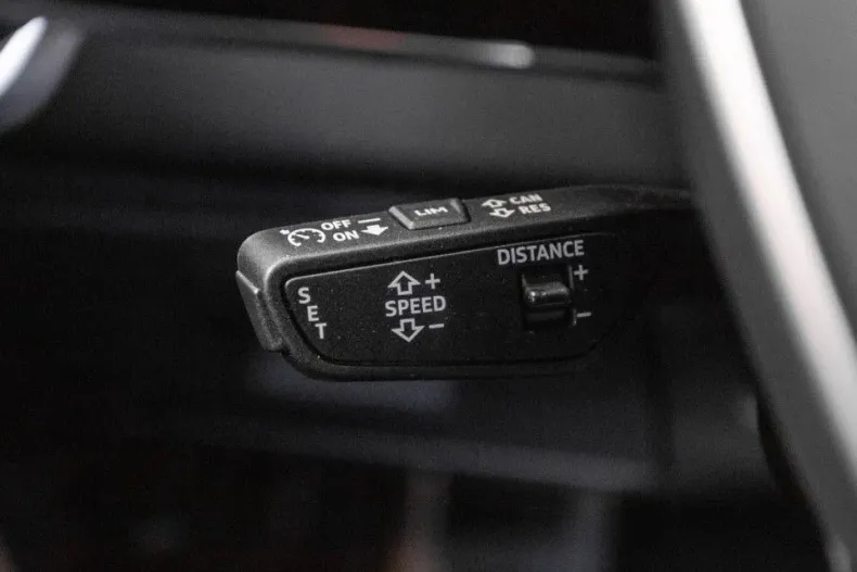 Audi RS6 din 2024 cu 12.000 km - oferta AUD131531 - foto 7