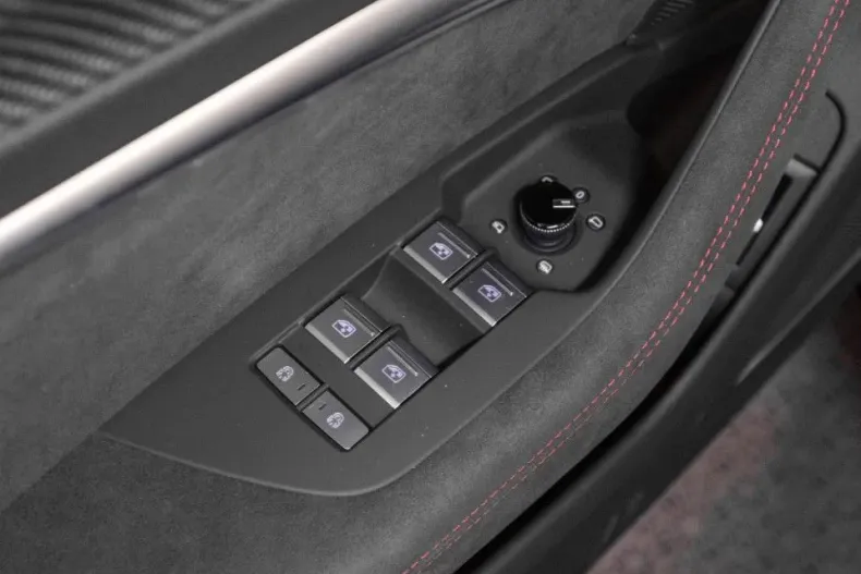 Audi RS6 din 2024 cu 12.000 km - oferta AUD131531 - foto 11