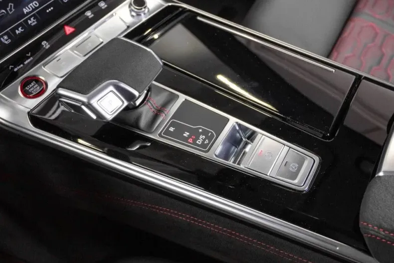 Audi RS6 din 2024 cu 12.000 km - oferta AUD131531 - foto 12