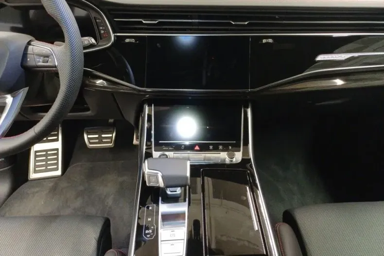 Audi Q8 din 2025 cu 4.000 km - oferta AUD131532 - foto 12