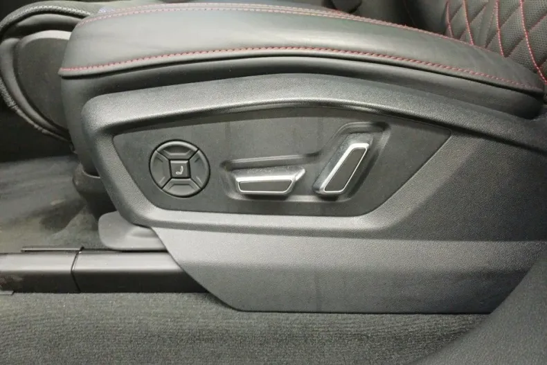 Audi Q8 din 2025 cu 4.000 km - oferta AUD131532 - foto 16