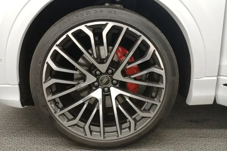 Audi Q8 din 2025 cu 4.000 km - oferta AUD131532 - foto 18