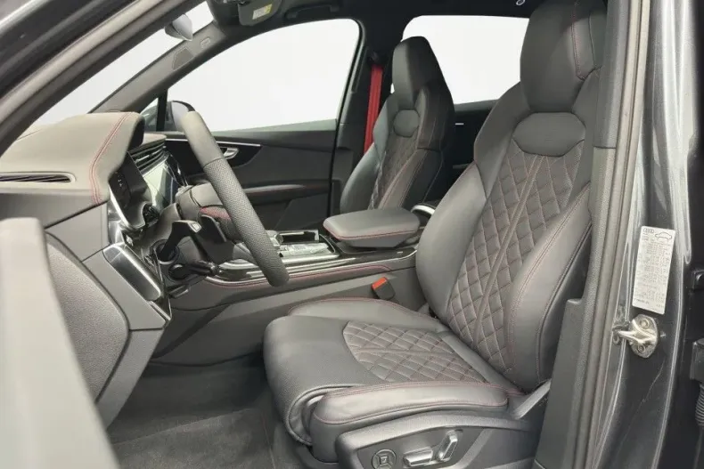 Audi Q7 din 2025 cu 2.100 km - oferta AUD131538 - foto 4