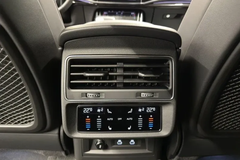 Audi Q7 din 2025 cu 2.100 km - oferta AUD131538 - foto 9