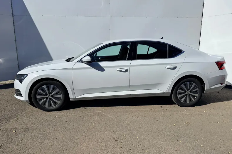 Skoda Superb din 2023 cu 67.045 km - oferta SKO131543 - foto 4