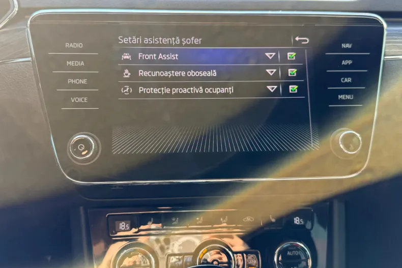 Skoda Superb din 2023 cu 67.045 km - oferta SKO131543 - foto 19