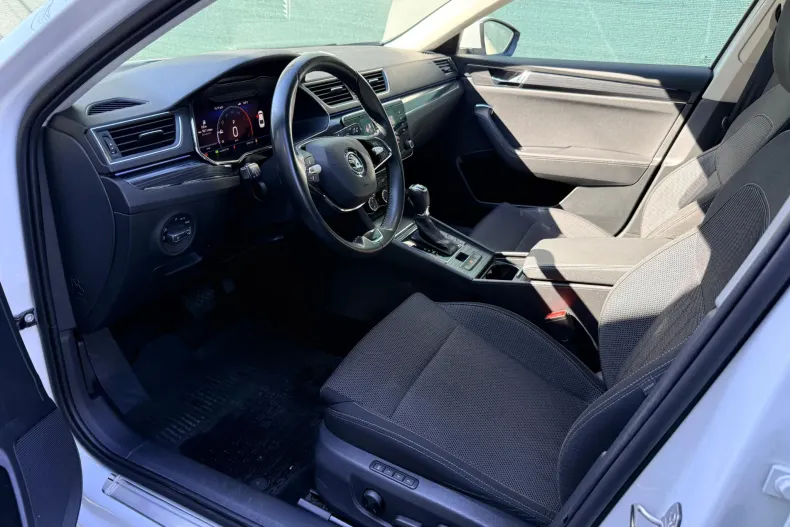 Skoda Superb din 2023 cu 67.045 km - oferta SKO131543 - foto 23