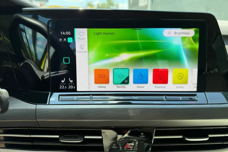 Volkswagen Golf din 2021 cu 51.859 km - oferta VOL131551 - foto 25