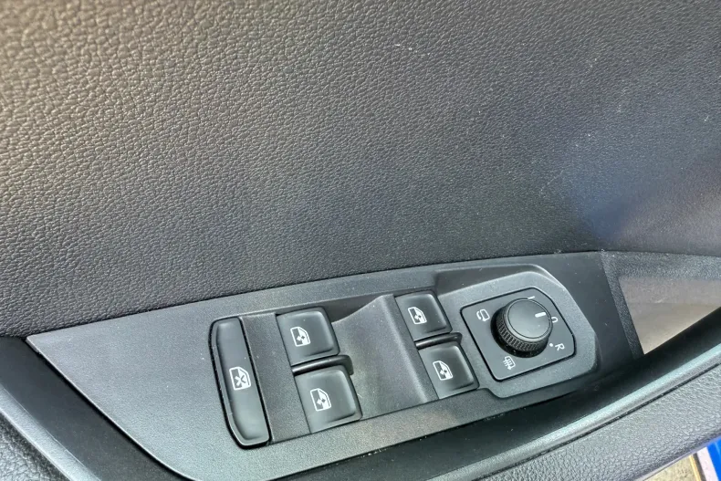 Skoda Karoq din 2024 cu 51.277 km - oferta SKO131554 - foto 12