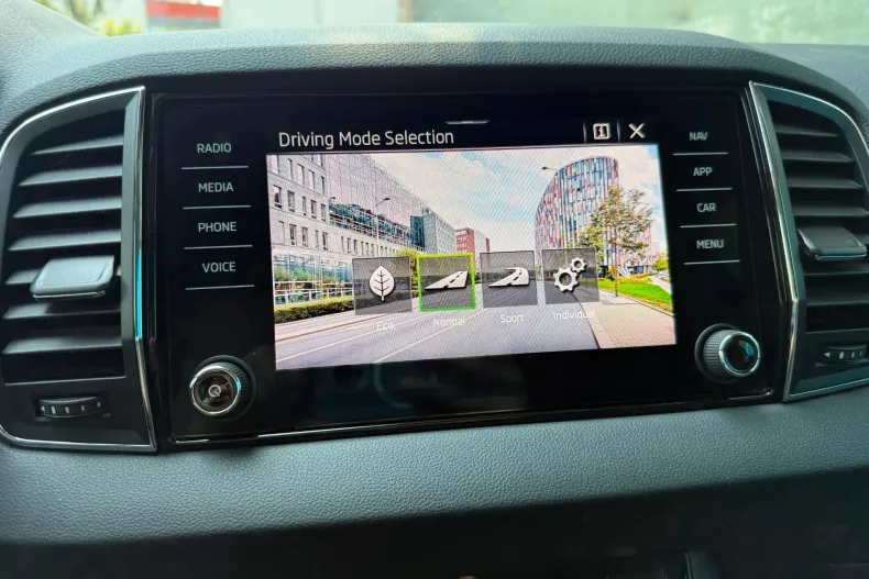 Skoda Karoq din 2024 cu 51.277 km - oferta SKO131554 - foto 27