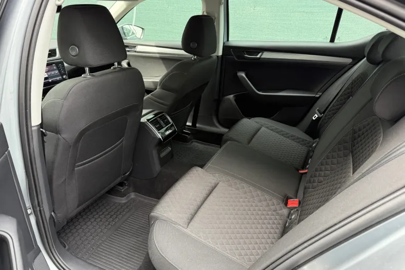 Skoda Superb din 2020 cu 107.159 km - oferta SKO131560 - foto 8