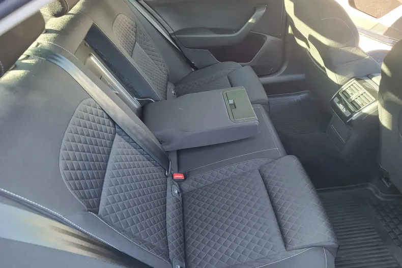 Skoda Superb din 2019 cu 72.819 km - oferta SKO131561 - foto 26