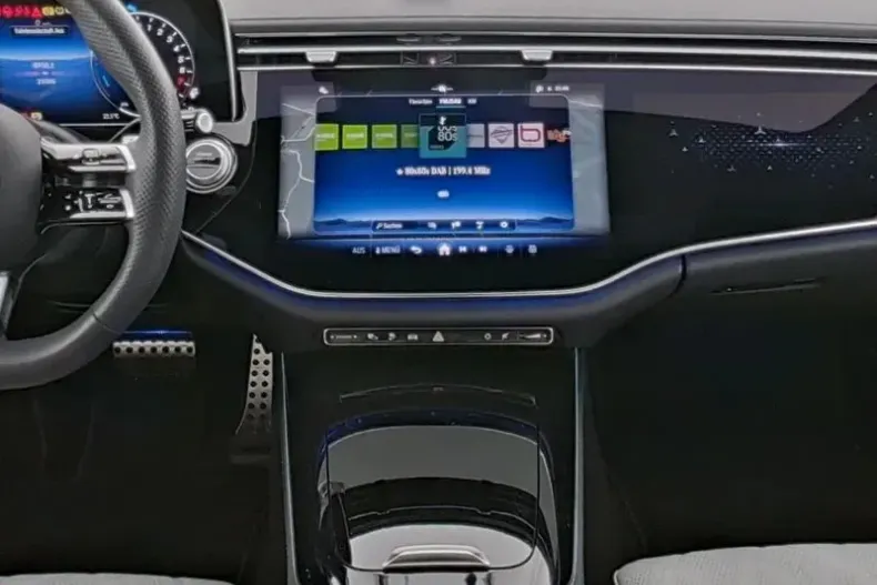 Mercedes-Benz E din 2024 cu 25.004 km - oferta MER131573 - foto 4