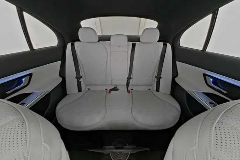 Mercedes-Benz E din 2024 cu 25.004 km - oferta MER131573 - foto 7