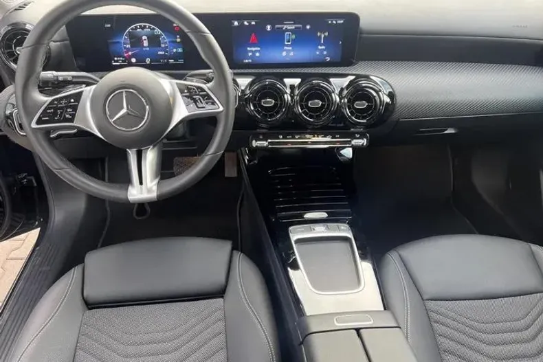 Mercedes-Benz A din 2024 cu 8.704 km - oferta MER131579 - foto 10