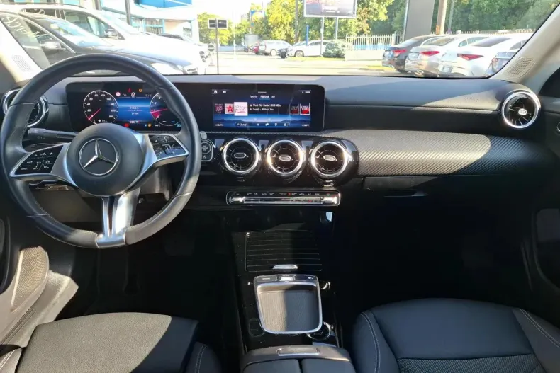 Mercedes-Benz CLA din 2023 cu 27.500 km - oferta MER131582 - foto 12