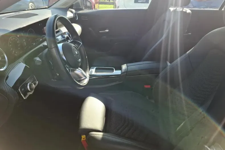 Mercedes-Benz CLA din 2023 cu 27.500 km - oferta MER131582 - foto 14