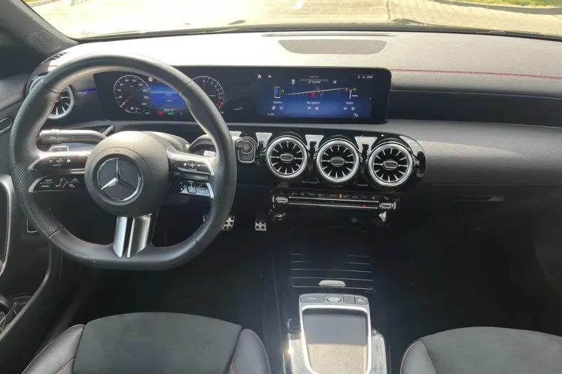 Mercedes-Benz CLA din 2024 cu 23.565 km - oferta MER131583 - foto 11