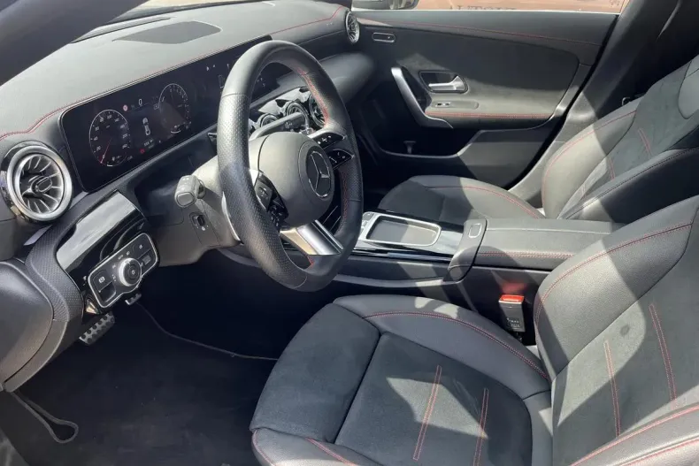 Mercedes-Benz CLA din 2024 cu 23.565 km - oferta MER131583 - foto 13