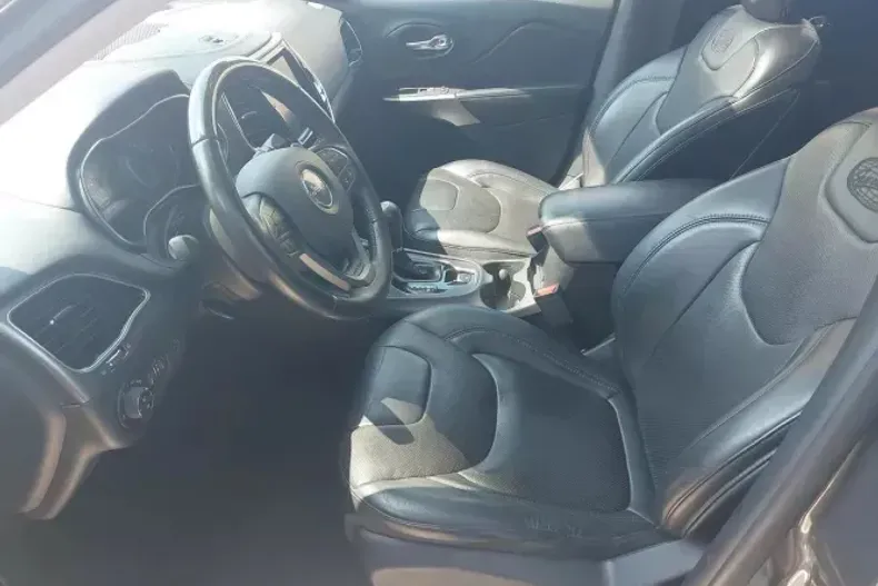 Jeep Cherokee din 2019 cu 66.300 km - oferta JEE131590 - foto 13