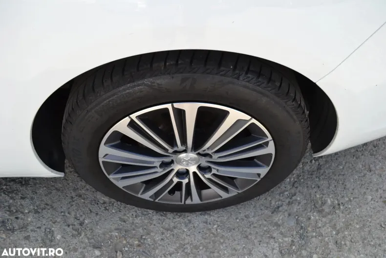 Peugeot 308 din 2021 cu 122.988 km - oferta PEU131625 - foto 35