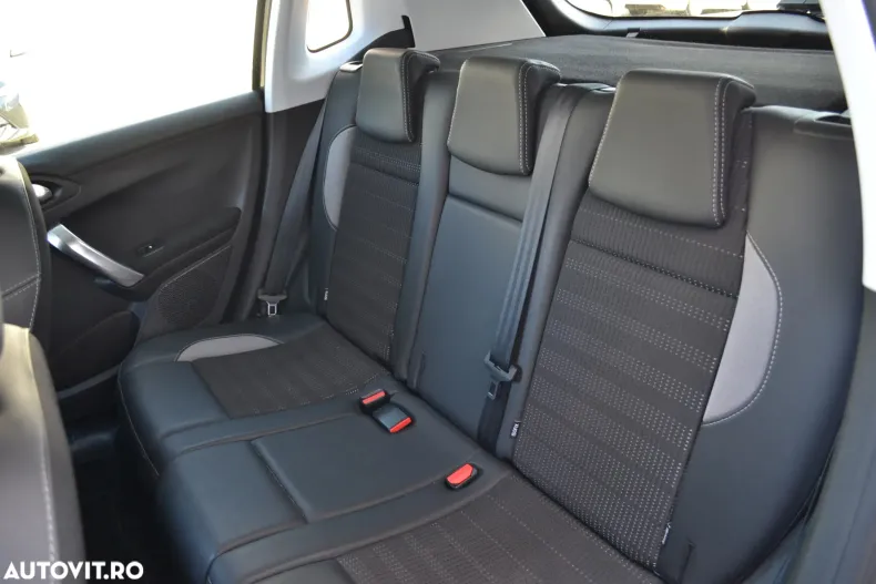 Peugeot 2008 din 2019 cu 92.280 km - oferta PEU131631 - foto 11