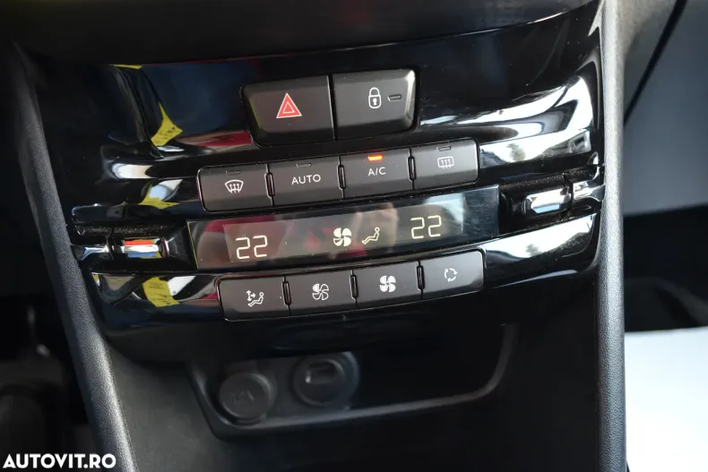 Peugeot 2008 din 2019 cu 92.280 km - oferta PEU131631 - foto 24