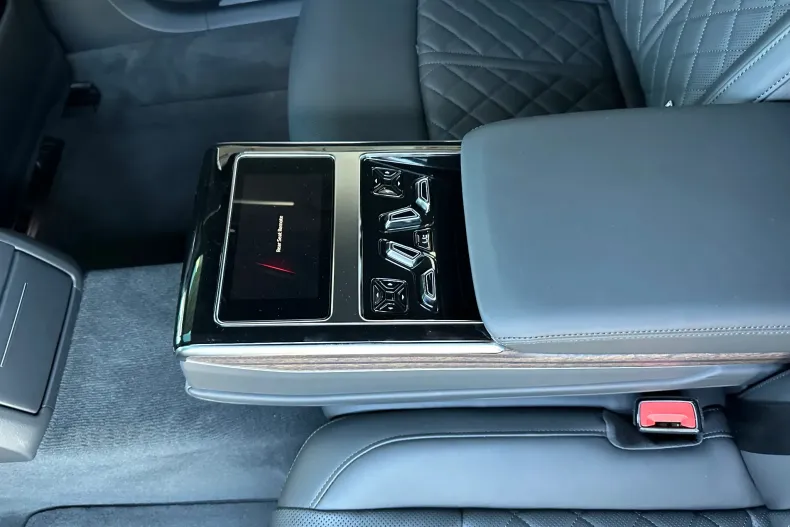 Audi A8 din 2022 cu 69.000 km - oferta AUD131648 - foto 11