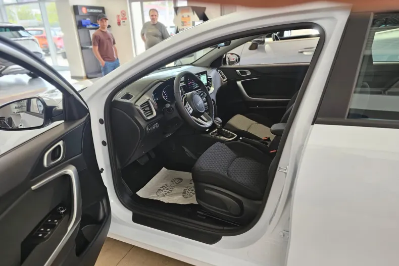 Kia Ceed din 2024 cu 1 km - oferta KIA131681 - foto 10