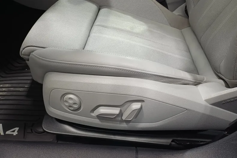 Audi A4 din 2021 cu 26.058 km - oferta AUD131705 - foto 10