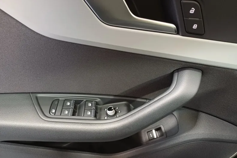 Audi A4 din 2022 cu 39.734 km - oferta AUD131706 - foto 5