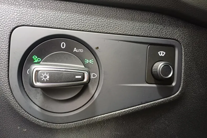 Volkswagen Tiguan din 2021 cu 49.683 km - oferta VOL131710 - foto 11