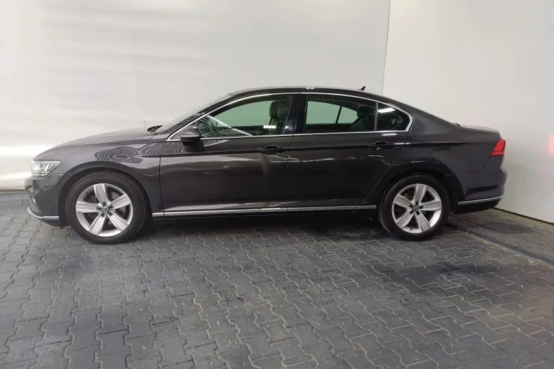 Volkswagen Passat din 2020 cu 124.171 km - oferta VOL131712 - foto 2