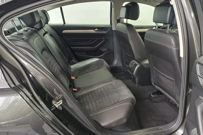 Volkswagen Passat din 2020 cu 124.171 km - oferta VOL131712 - foto 28