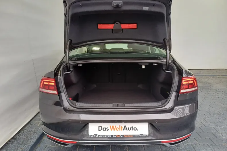 Volkswagen Passat din 2020 cu 124.171 km - oferta VOL131712 - foto 31