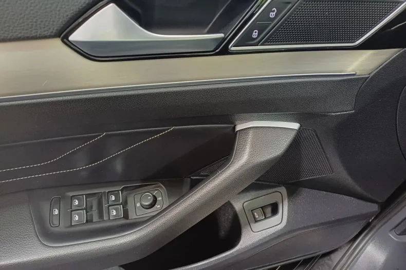 Volkswagen Passat din 2020 cu 124.171 km - oferta VOL131716 - foto 8