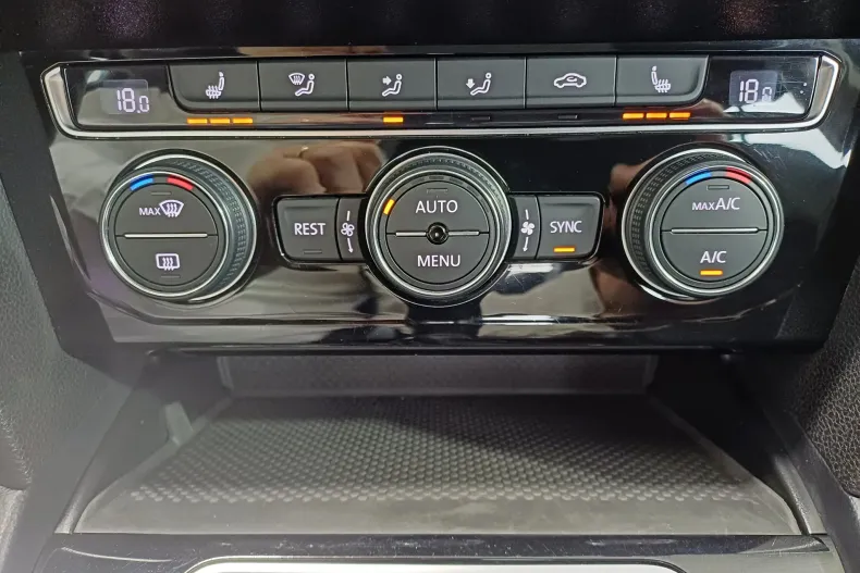 Volkswagen Passat din 2020 cu 124.171 km - oferta VOL131716 - foto 12