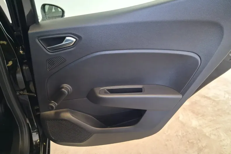 Renault Clio din 2023 cu 37.446 km - oferta REN131734 - foto 25