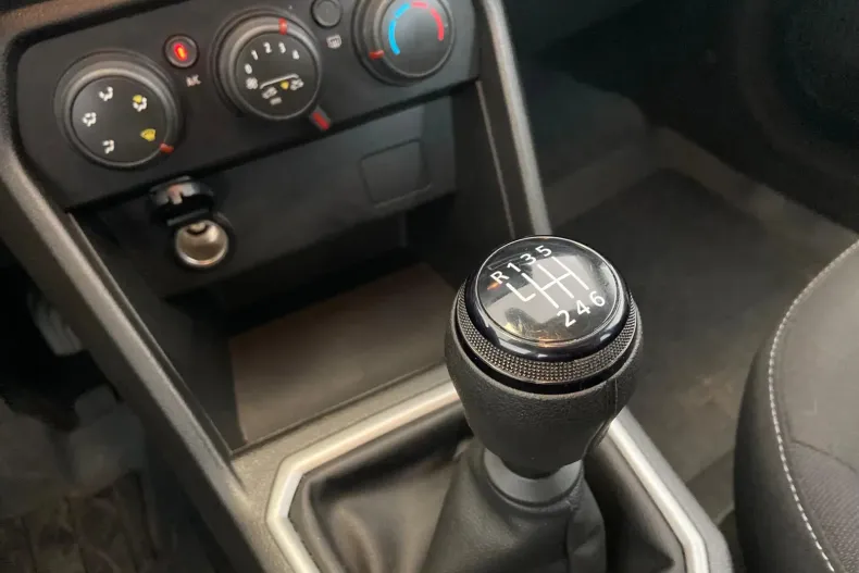 Dacia Logan din 2023 cu 36.055 km - oferta DAC131741 - foto 17