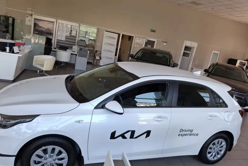 Kia Ceed din 2025 cu 0 km - oferta KIA131746 - foto 4