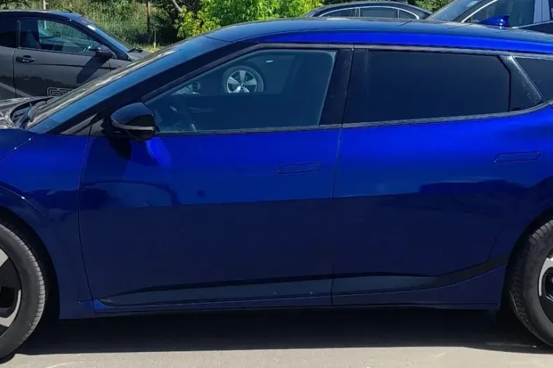 Kia EV6 din 2022 cu 9.000 km - oferta KIA131751 - foto 2