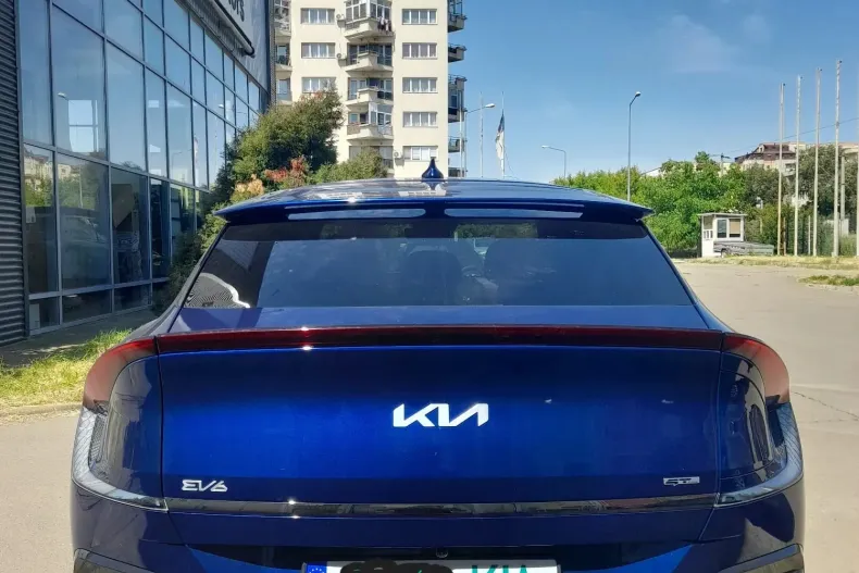 Kia EV6 din 2022 cu 9.000 km - oferta KIA131751 - foto 4