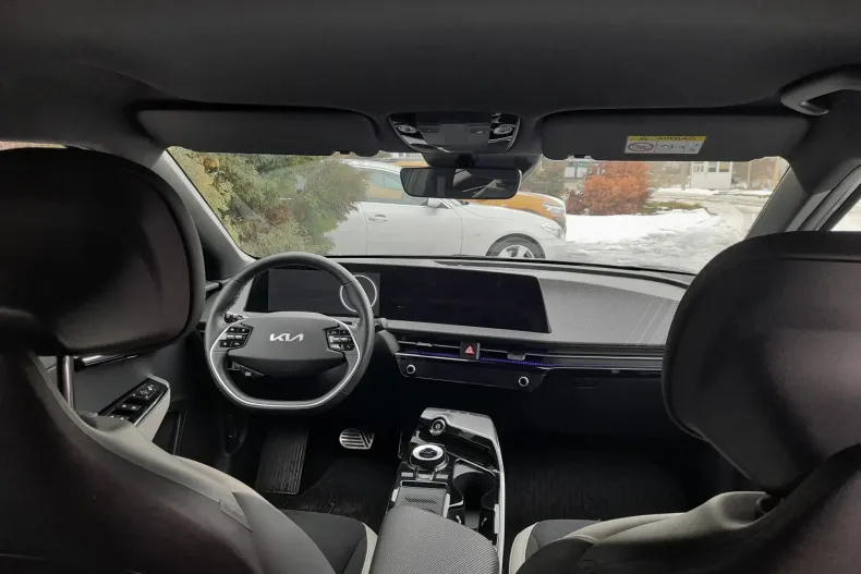 Kia EV6 din 2022 cu 9.000 km - oferta KIA131751 - foto 7