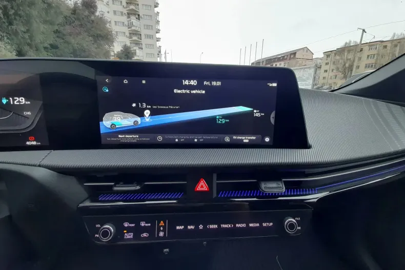 Kia EV6 din 2022 cu 9.000 km - oferta KIA131751 - foto 9