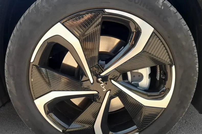 Kia EV6 din 2022 cu 9.000 km - oferta KIA131751 - foto 13